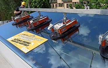 Монтаж тяжелых и больших стекол с помощью техники АРЛИФТ